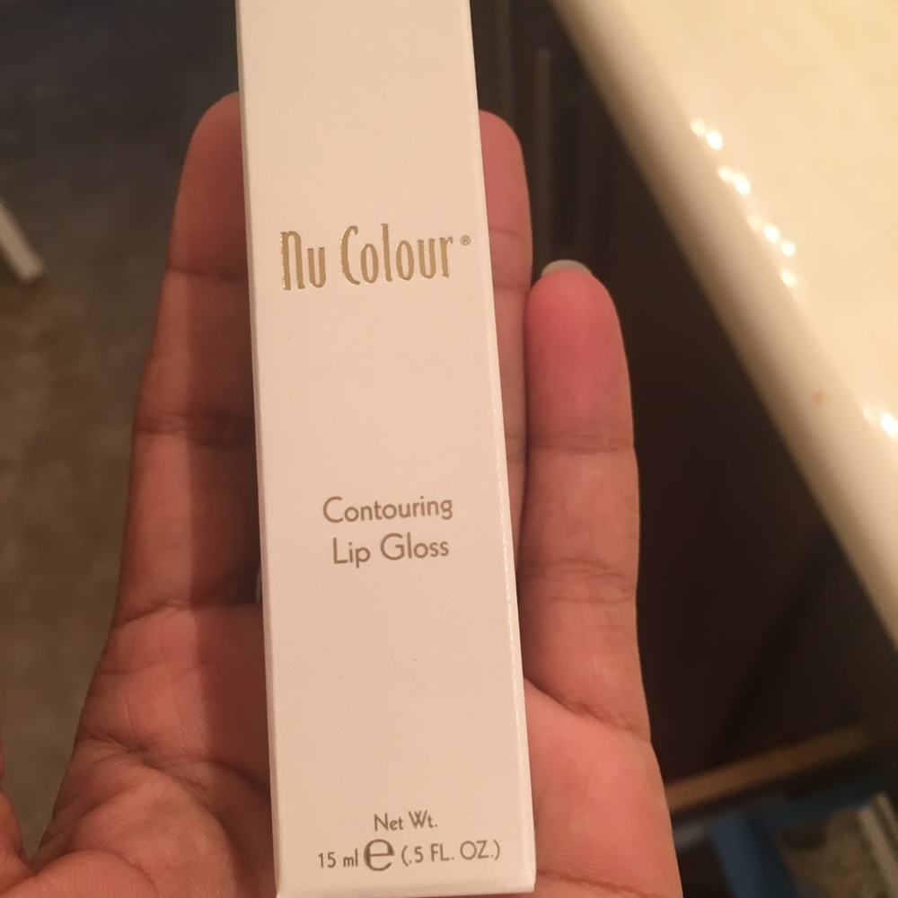 Lips gloss